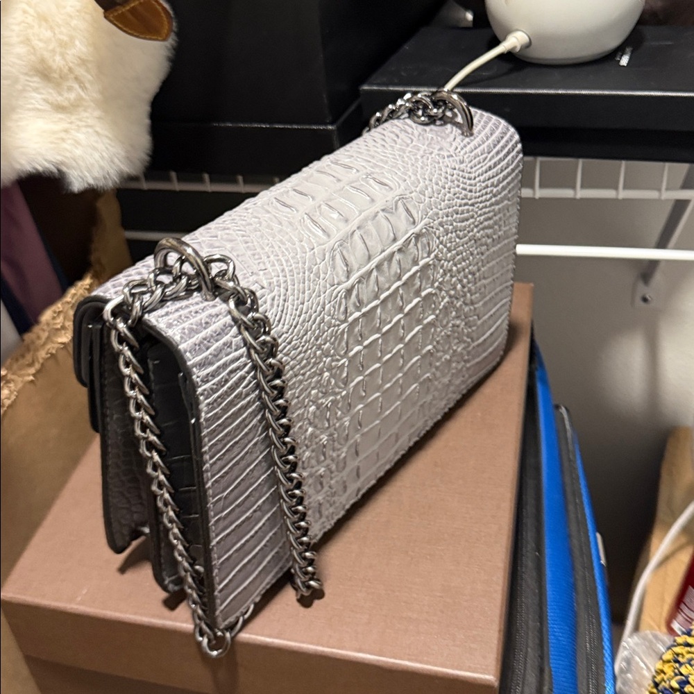 Gray Croc-Embossed Chain Bag - Picture 4 of 10